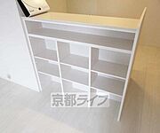 カウンター裏の収納です