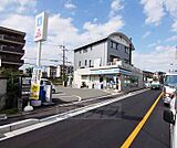 ローソン京都医療センター前店まで182m 深草エリアのコンビニです。