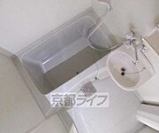 清潔感のあるバスルームです