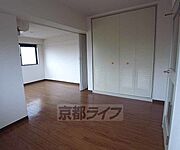 11帖以上あるお部屋は広々。