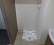 洗濯機置き場は室内にあります。