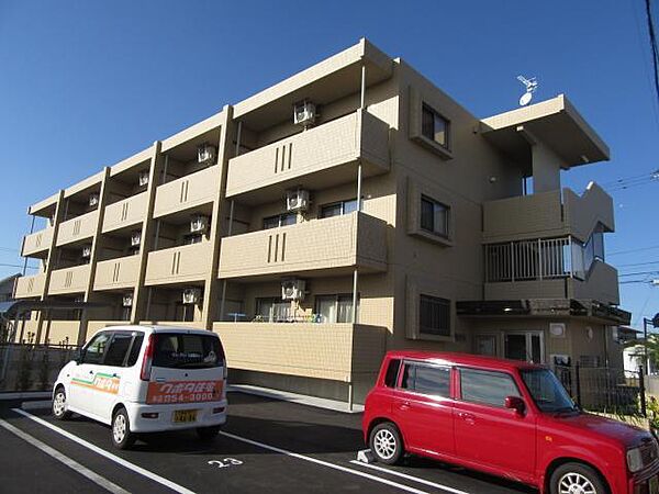クレスト小松