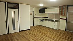 パトリエ加納IV 105 1階4LDKのリビング/ダイニング