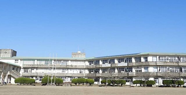 西中学校