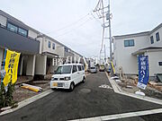 ≪現地外観≫モダンスタイリッシュな外観は永年お住まいになっても飽きの来ないシンプルな印象を与えてくれます。　【府中市日新町3丁目】