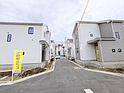 ≪現地外観≫順調に工事が進んでいます。実際の街並みの様子が段々見えて参りました。ぜひ実際に現地をご見学下さいませ。　【府中市日新町3丁目】