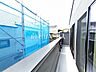 バルコニー：2号棟　バルコニー　【日野市大坂上3丁目】南向きのバルコニーは日差しもたっぷり注ぎ、お洗濯物もよく乾きます。