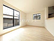 リビング　【西東京市谷戸町1丁目】