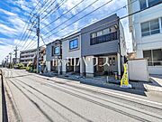 接道状況および現場風景　【日野市大字日野】 周辺環境はもちろん、日当たりや設備仕様など、実際に行ってみないと分からないことも多くございます。営業担当がご案内いたしますので、お気軽にお問い合わせください