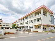 富士見市立鶴瀬小学校 (290m)
