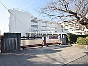 小平市立小平第二中学校 (1090m)