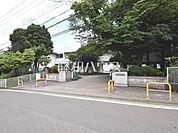 所沢市立北秋津小学校 (450m)