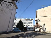 八王子市立第一中学校 (1250m)