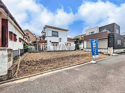 外観:現地写真 【富士見市山室1丁目】 見学はしたいけど、なかなか時間が取れない・・・そんな方に出勤前や仕事終わりにマイホームを見学できるサポートをいたします。 外観:現地写真 【富士見市山室1丁目】 見学はしたいけど、なかなか時間が取れない・・・そんな方に出勤前や仕事終わりにマイホームを見学できるサポートをいたします。