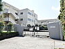 周辺：日野市立日野第六小学校 (770m)