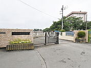 八王子市立楢原中学校 (370m)