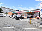 セブン-イレブン 八王子絹ヶ丘1丁目店 (1310m)
