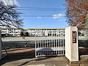 八王子市立散田小学校 (30m)