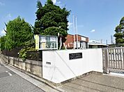つくし幼稚園 (1070m)