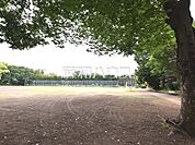 下宿運動公園 (900m)
