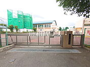 八王子市立第六中学校 (640m)