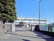 温水洗浄便座 温水洗浄便機能付きトイレで清潔にご使用いただけます。　