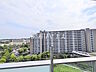 その他：≪住戸からの眺望≫青・緑・白のコントラスト！澄んだ青い空のたもと、豊かな緑が織りなす時間、表情豊かに四季折々の景観を楽しませてくれるでしょう。　【ブリリア多摩ニュータウンB棟】