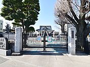 長久寺学園幼稚園 (610m)