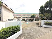 昭島市立拝島第二小学校 (490m)