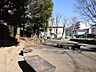 周辺：下連雀けやき広場 (290m)