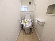 ≪2号棟　トイレ≫温水洗浄便機能付きトイレで清潔にご使用いただけます。【府中市本宿町1丁目】