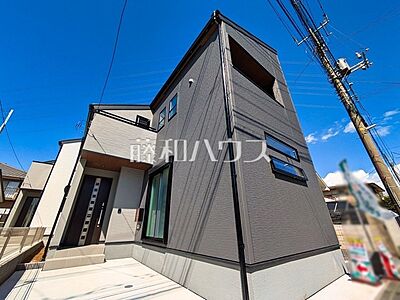 外観:1号棟 外観 【東久留米市前沢5丁目】 見学はしたいけど、なかなか時間が取れない・・・そんな方に出勤前や仕事終わりにマイホームを見学できるサポートをいたします。 外観:1号棟 外観 【東久留米市前沢5丁目】 見学はしたいけど、なかなか時間が取れない・・・そんな方に出勤前や仕事終わりにマイホームを見学できるサポートをいたします。