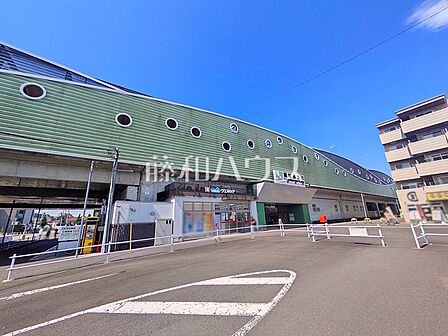 稲城長沼駅 (620m)