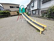 中野山王稲荷坂公園 (870m)