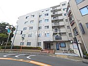 南向きのバルコニーは日差しもたっぷり注ぎ、お洗濯物もよく乾きます。【ライオンズプラザ花小金井】外観