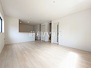 リビング　【武蔵村山市大南5丁目】
