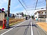 外観：接道状況および現場風景　【杉並区浜田山1丁目】 見学はしたいけど、なかなか時間が取れない…そんな方に出勤前や仕事終わりにマイホームを見学できるサポートをいたします。　