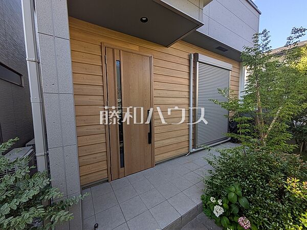 玄関を拡大表示