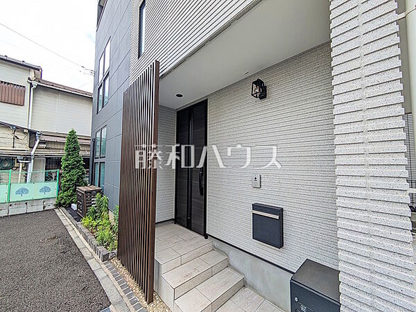 玄関を拡大表示