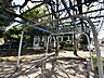 周辺：杉並区立成田東公園 (900m)