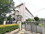 八王子市立東浅川小学校 (550m)