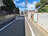 外観：接道状況および現場風景　【杉並区上井草2丁目】良い物件をゲットするためには早め早めのチェックをおすすめ致します。未完成の今のうちにぜひお問合せ下さいませ！　