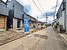 外観：接道状況および現場風景　【志木市柏町2丁目】 ここに住む方を想像して、着々と建築しております！