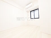 居室　【プレシス豊田レジデンス】幼い頃のたくさんの想い出が詰まった実家の部屋。それは特別な場所としていつまでも心に残っています。いつかこの部屋が子供たちにとってのそのような場所になるのかな？