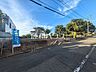 外観：接道状況および現場風景　【日野市南平2丁目】