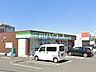 周辺：ファミリーマート所沢小手指南店 (180m)