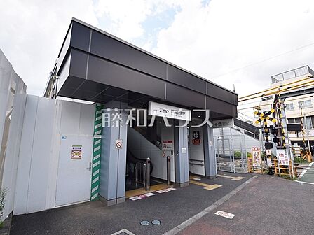 芦花公園駅 (790m)