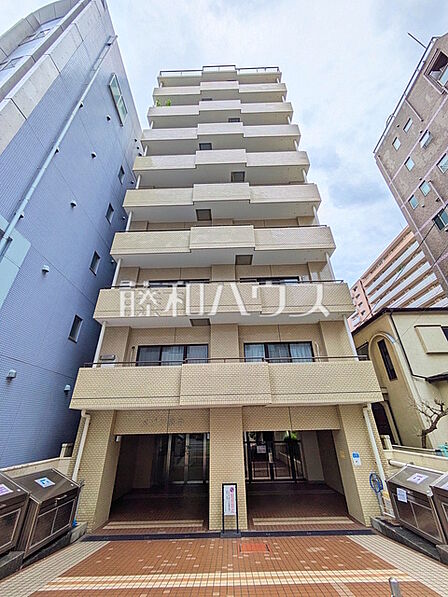 ≪外観≫京王線「府中」駅 徒歩5分！この恵まれたロケーションによる幸福感は、毎朝の通勤時にしっかりと感じられるのではないでしょうか。　【メゾン府中】