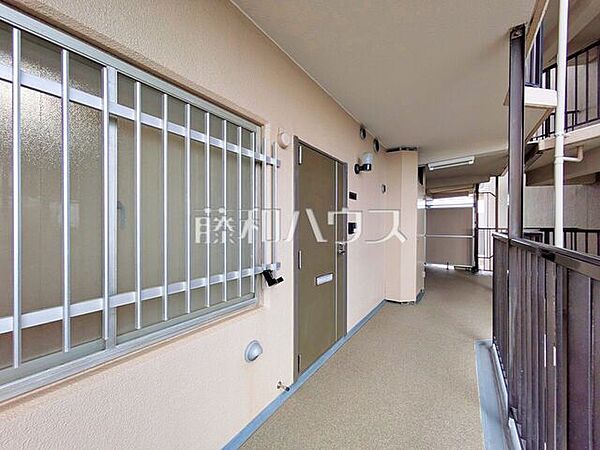 玄関を拡大表示