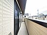 その他：2部屋からバルコニーへ出られるため、洗濯物を干す際にも家族が寝ている部屋を通らずに出入りができて便利です。 【東久留米市南沢4丁目】